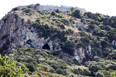 Paleo Kastro und Nestor Höhle
