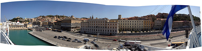 Panoramablick von der FÃ¤hre auf Ancona